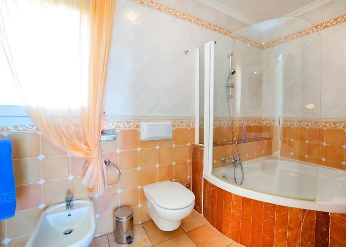 Del Pozo By Interhome Calp